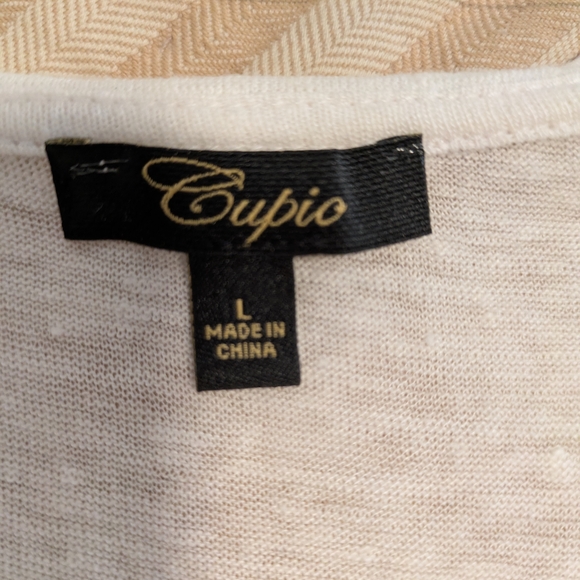 Elegant White Lace Women's Top - Picture 3 of 12